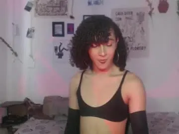 little_yena – webcam model profile photo Image 9