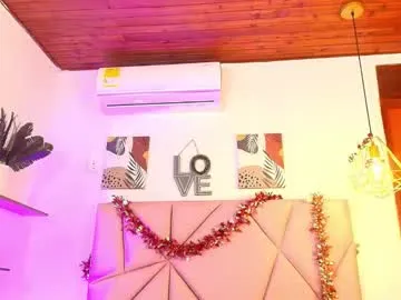 little_effy18_ – webcam model profile photo Image 12