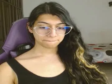 bella_stewartt – webcam model profile photo Image 13