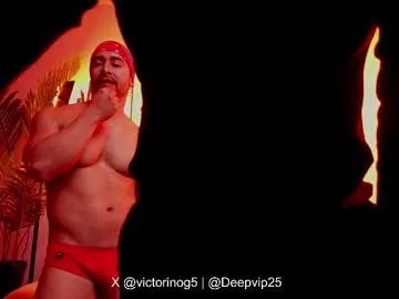 emilyy_bank – webcam model profile photo Image 17