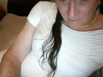 milly_shy – webcam model profile photo Image 17