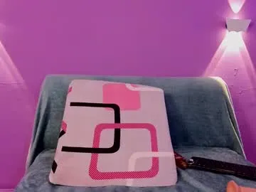 naughtytori – webcam model profile photo Image 8