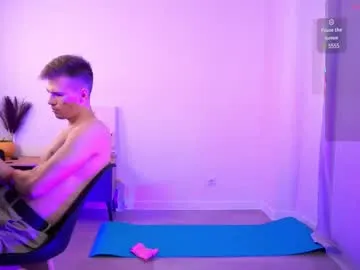 AngieShaen – webcam model profile photo Image 2