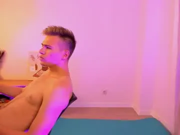 AngieShaen – webcam model profile photo Image 4