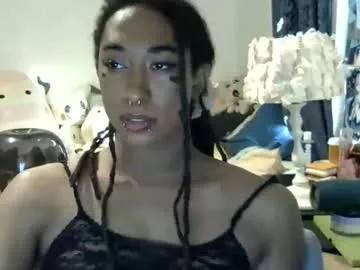 lexilow – webcam model profile photo Image 4