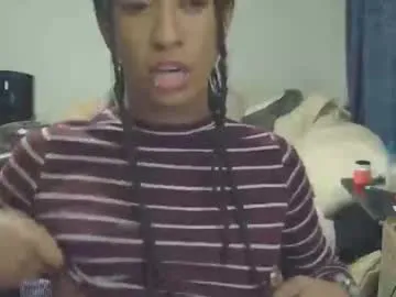 lexilow – webcam model profile photo Image 6