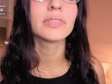 sellapink – webcam model profile photo Image 4