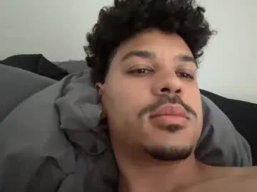 skinnys_couple_ – webcam model profile photo Image 4