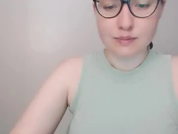 julyaandraul – webcam model profile photo Image 2