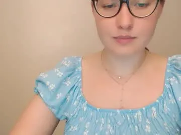 julyaandraul – webcam model profile photo Image 7