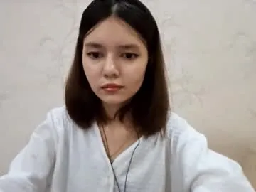 kitten_2001_yoyo – webcam model profile photo Image 2