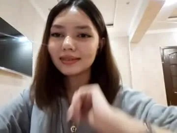 kitten_2001_yoyo – webcam model profile photo Image 4