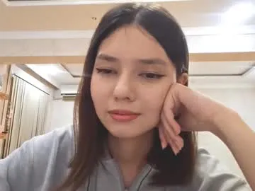 kitten_2001_yoyo – webcam model profile photo Image 5