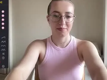 lyly_loveyou – webcam model profile photo Image 2