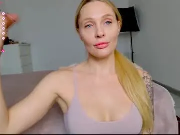 merrilyn – webcam model profile photo Image 11
