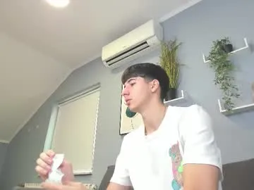 milly_shy – webcam model profile photo Image 10