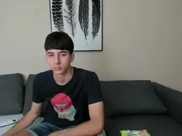 milly_shy – webcam model profile photo Image 11