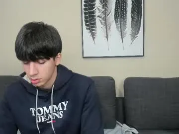 milly_shy – webcam model profile photo Image 2