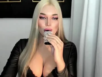 milly_shy – webcam model profile photo Image 3