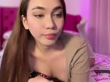 lustyaura – webcam model profile photo Image 3