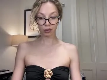 hottymilana Image 4