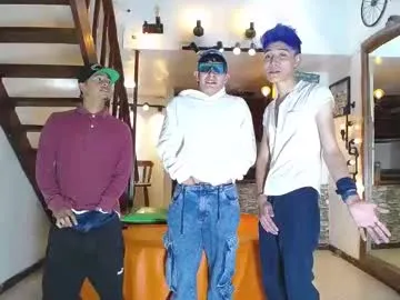 informal_ – webcam model profile photo Image 4