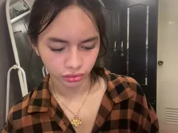 bam_bi – webcam model profile photo Image 4