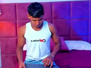 onebestlover – webcam model profile photo Image 7