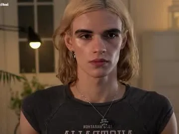 informal_ – webcam model profile photo Image 3