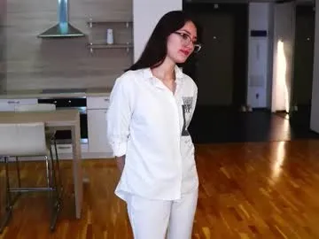 _sirine_ – webcam model profile photo Image 2