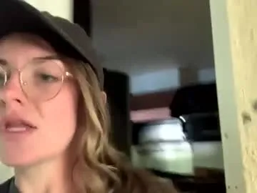 ava_delightt – webcam model profile photo Image 4