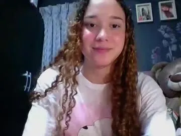 queeneliaa_ – webcam model profile photo Image 4