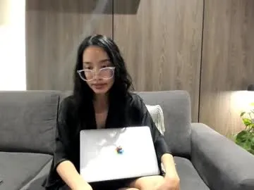 shelutty – webcam model profile photo Image 17