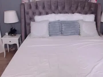 littlee33 – webcam model profile photo Image 12