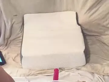 coralie20 – webcam model profile photo Image 2