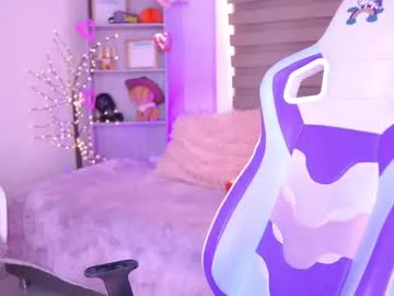 little_effy18_ – webcam model profile photo Image 17