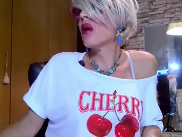 lustyaura – webcam model profile photo Image 7