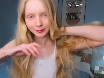 holly_little2 – webcam model profile photo Image 5