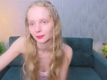 holly_little2 – webcam model profile photo Image 6