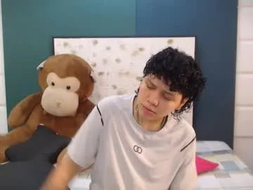 leviavillat – webcam model profile photo Image 15