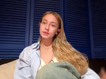 informal_ – webcam model profile photo Image 10