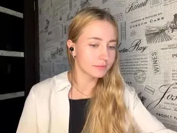 informal_ – webcam model profile photo Image 12