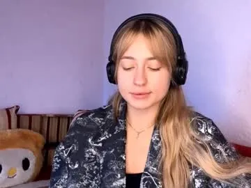 informal_ – webcam model profile photo Image 13