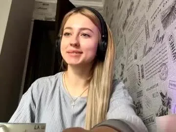 informal_ – webcam model profile photo Image 3