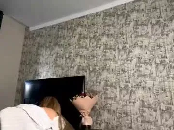 informal_ – webcam model profile photo Image 8