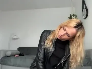 megan_galactica – webcam model profile photo Image 3