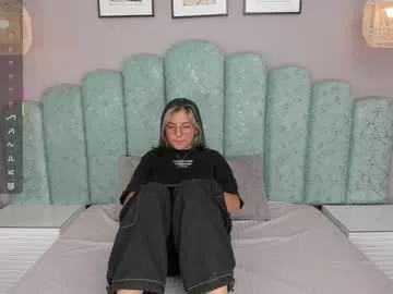 phoebepaw – webcam model profile photo Image 11