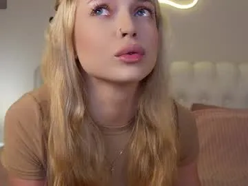 kelly_peachpiee – webcam model profile photo