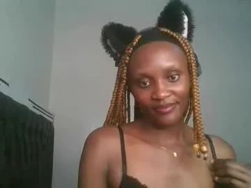 LucinderLush – webcam model profile photo Image 8