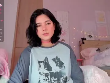 hotyplays – webcam model profile photo Image 2